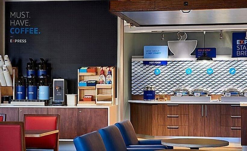 호텔 Holiday Inn Express & Suites Heath   Newark, An Ihg