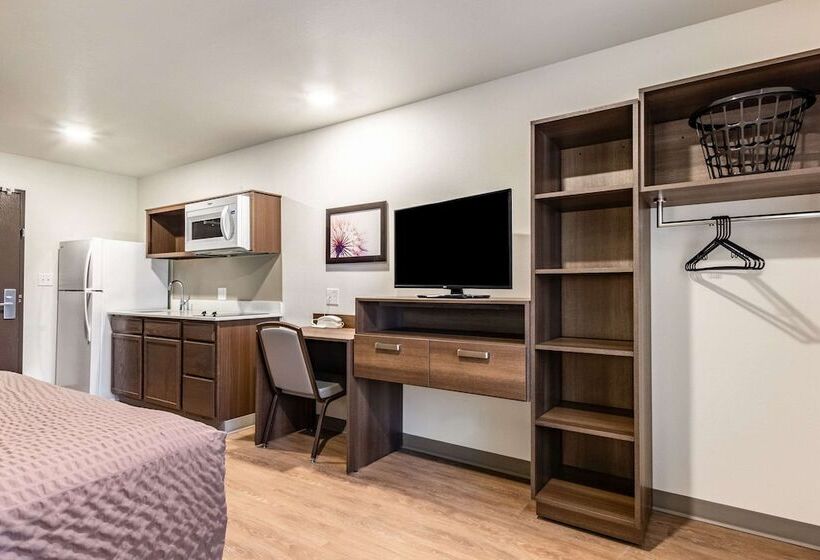 Отель Woodspring Suites Indianapolis Airport South