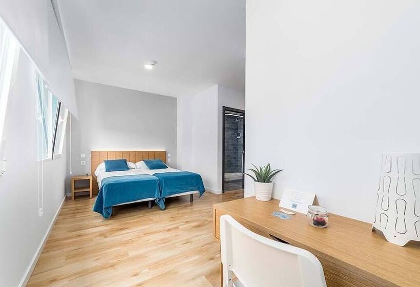 پانسیون Nanit Hostel Valencia