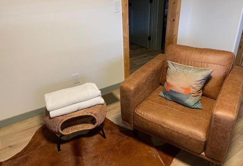 Pinedale Cozy Cabins