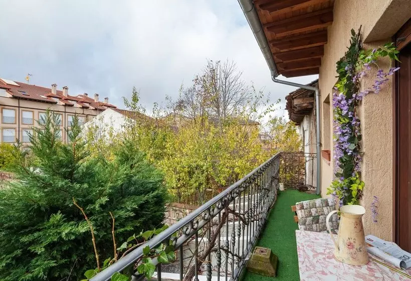 Stunning Mansion In Riaza With Balcony