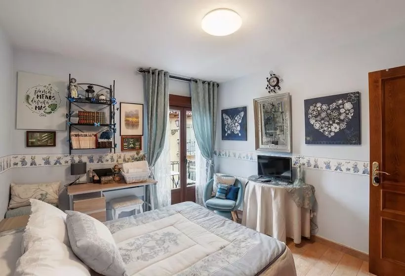 Stunning Mansion In Riaza With Balcony