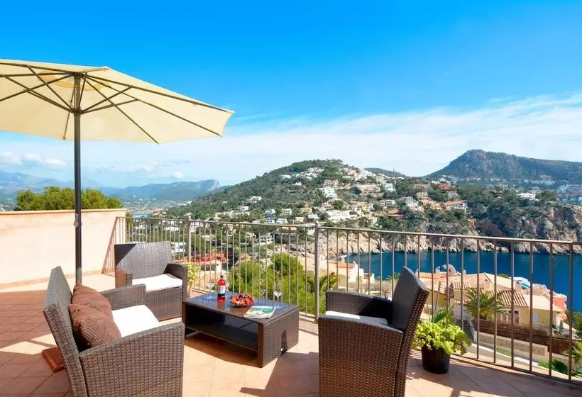 Villa With Incredible Sea Views And Pool Sleeps 7