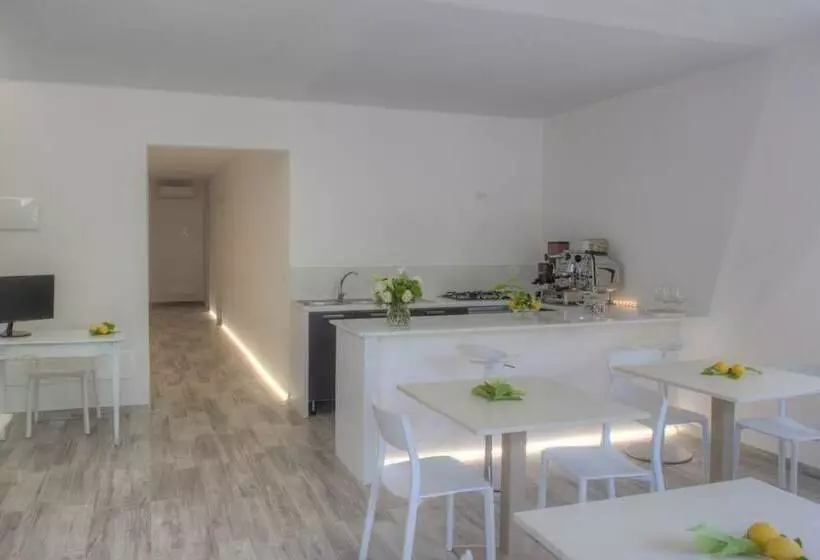 تختخواب و صبحانه Rione San Carlo