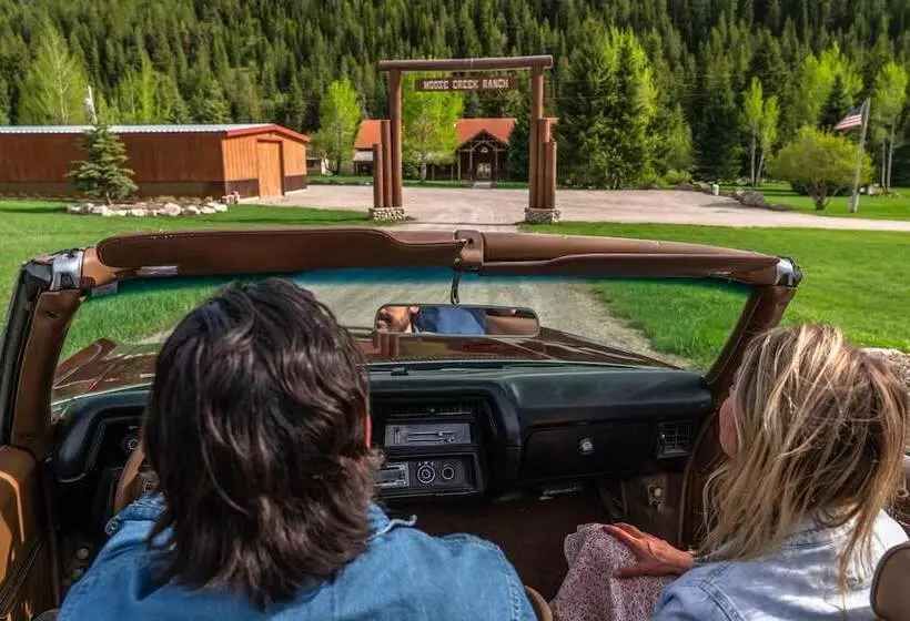 田舎風ホテル Moose Creek Ranch