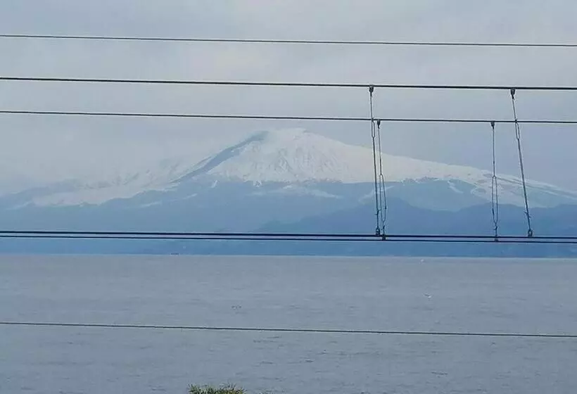تختخواب و صبحانه Il Corallo Azzurro