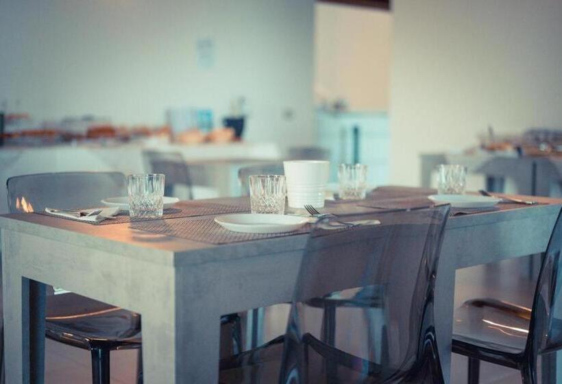 هتل Agriturismo Il Colle Dei Lecci