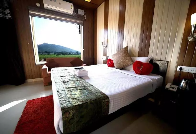 هتل Bundeli Farm Resort & Banquet Orchha
