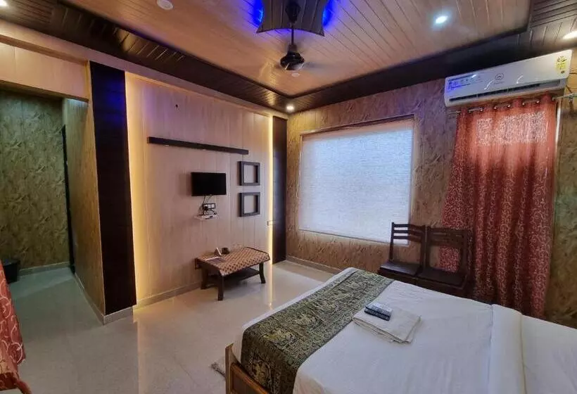 هتل Bundeli Farm Resort & Banquet Orchha