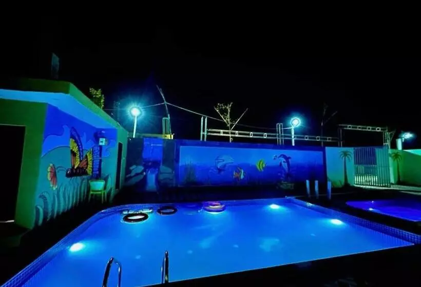 هتل Bundeli Farm Resort & Banquet Orchha