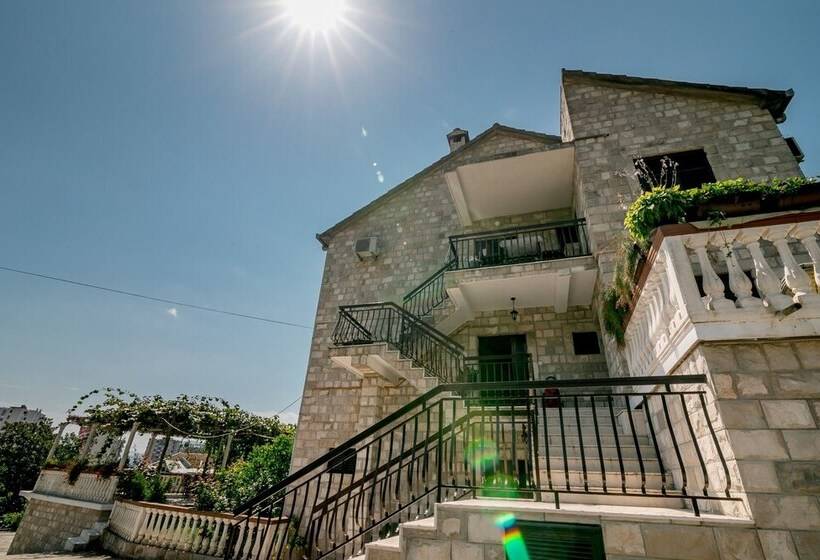 پانسیون Apartments Bonaca Igalo