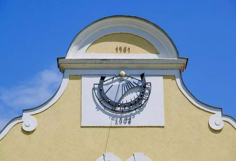 ペンション Penzion Elux