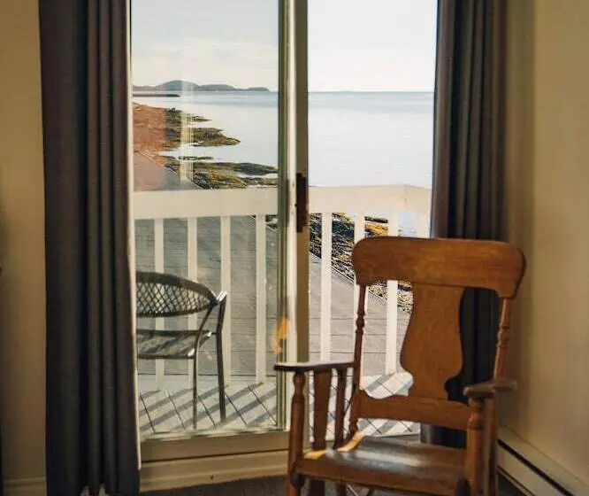 Hotelli Auberge Sur Mer