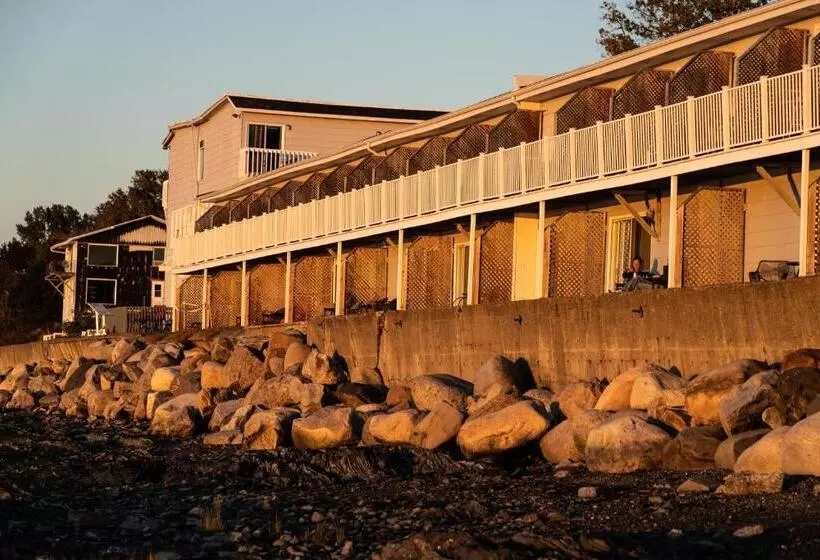 Hotelli Auberge Sur Mer
