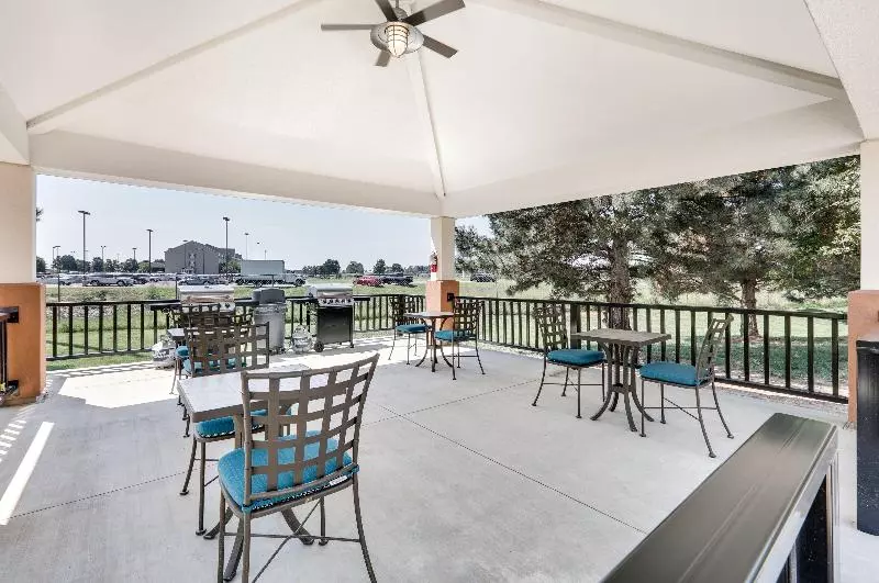 ホテル Candlewood Suites Salina, An Ihg