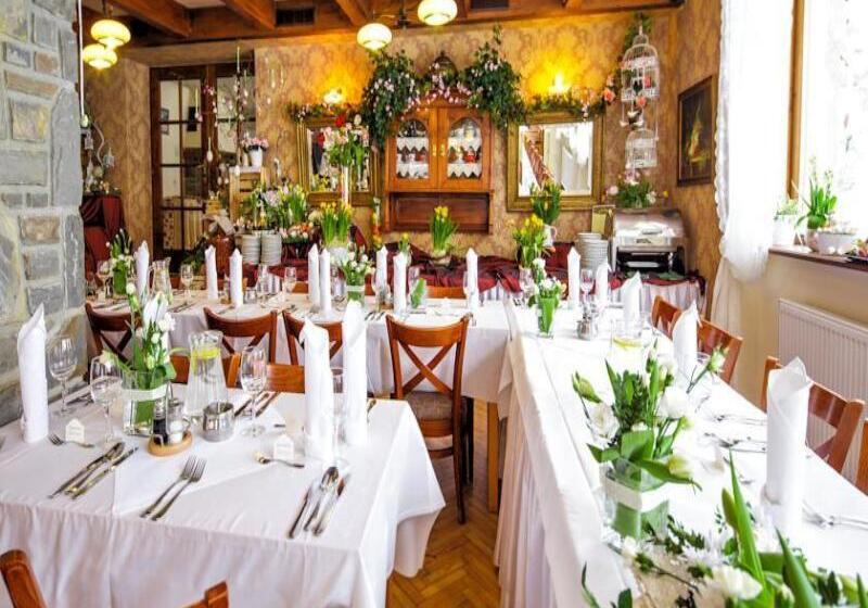 Czarny Potok Klimatyczny Hotel Z Basenem, Jaccuzi I Saunami