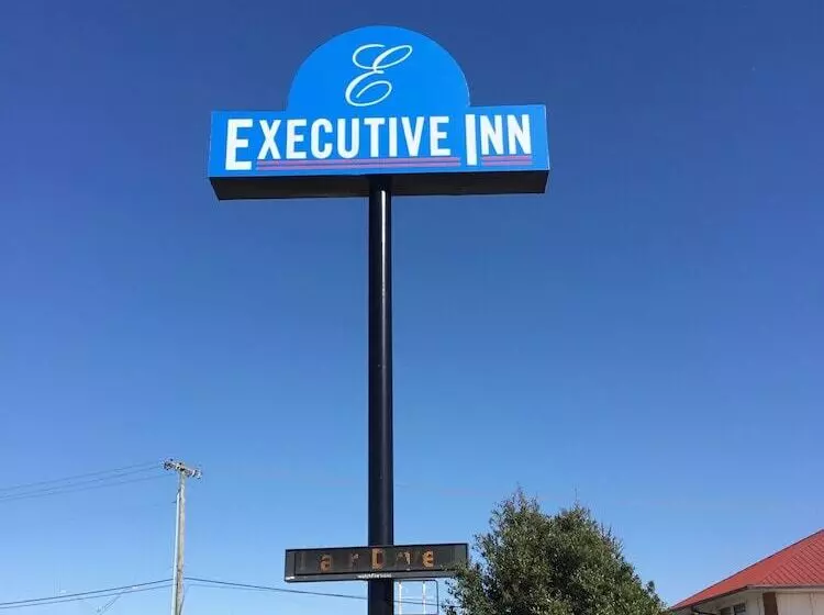 Отель Executive Inn