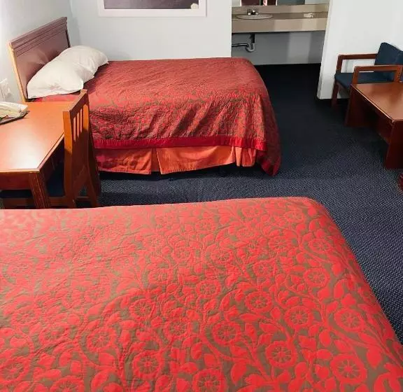 Отель Executive Inn