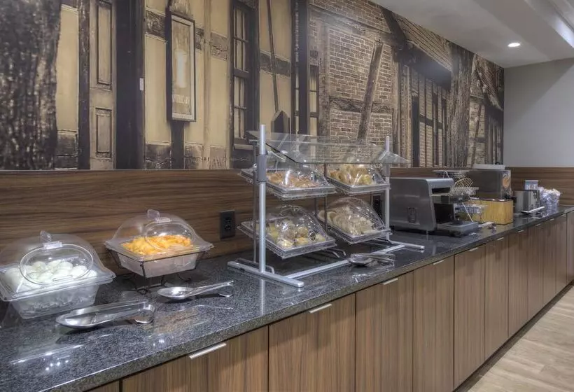 هتل Fairfield Inn & Suites By Marriott Winston Salem Downtown