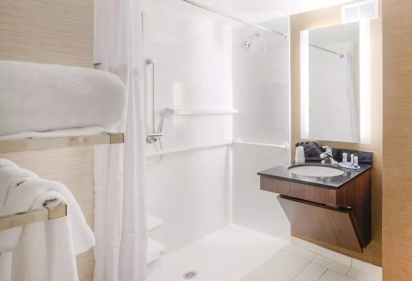 هتل Fairfield Inn & Suites By Marriott Winston Salem Downtown