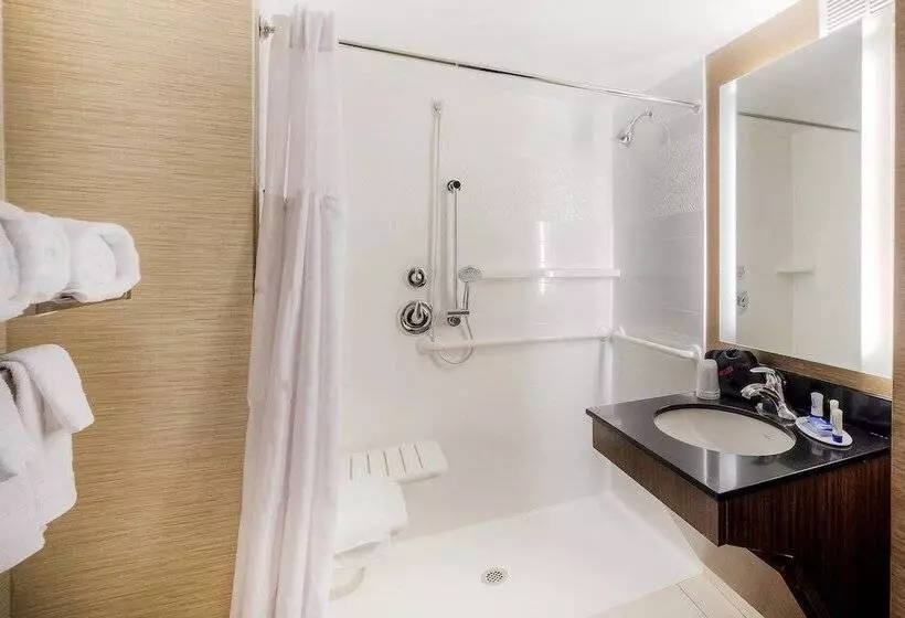 هتل Fairfield Inn & Suites By Marriott Winston Salem Downtown