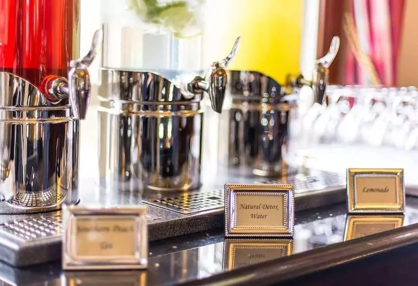 Отель French Quarter Inn