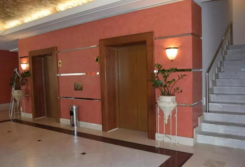 Отель Olympia Palace