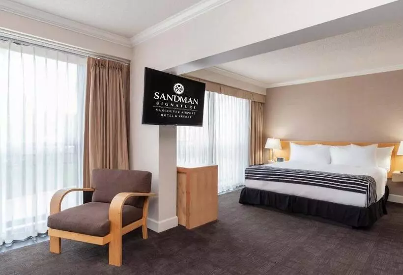 Sandman Signature Vancouver Airport Hotel & Resort