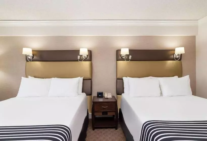 Sandman Signature Vancouver Airport Hotel & Resort