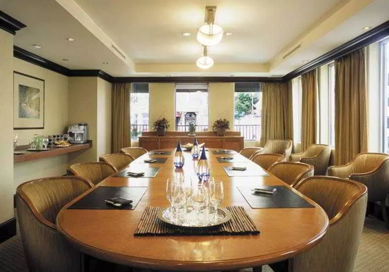 Отель Sens Høtel