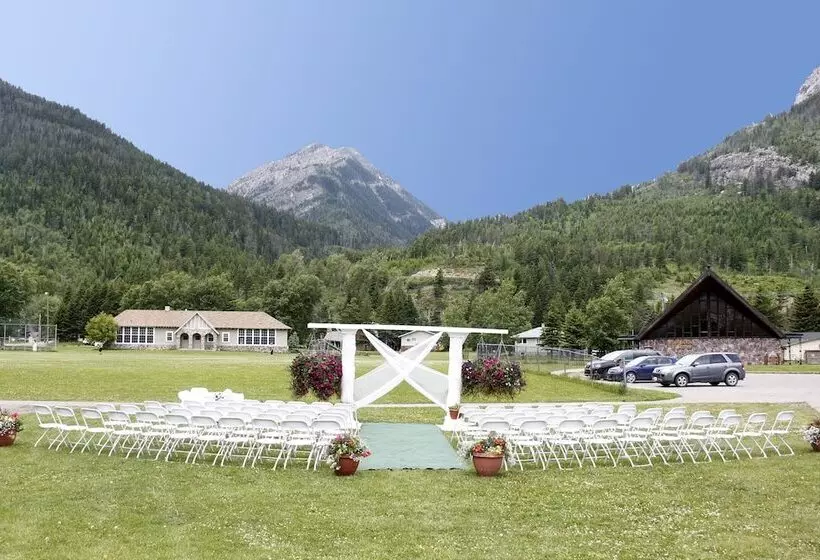 בית מלון כפרי Waterton Lakes Lodge Resort