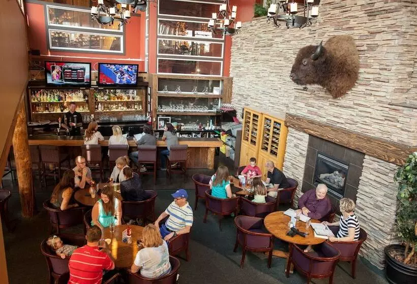 בית מלון כפרי Waterton Lakes Lodge Resort