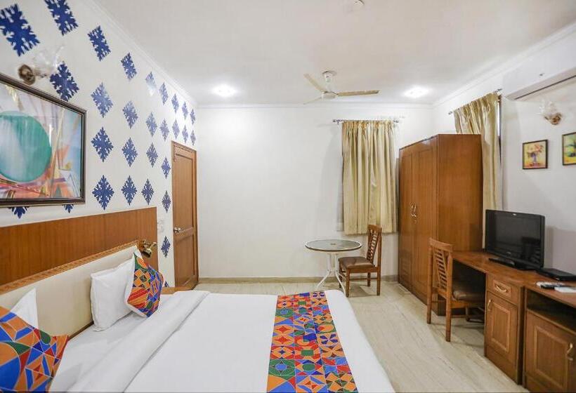 هتل Fabexpress Global Inn New