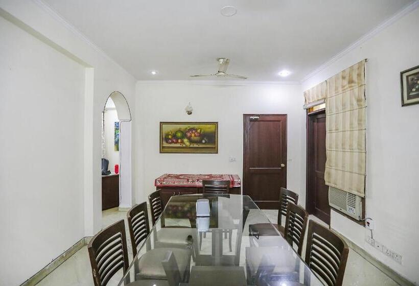 هتل Fabexpress Global Inn New