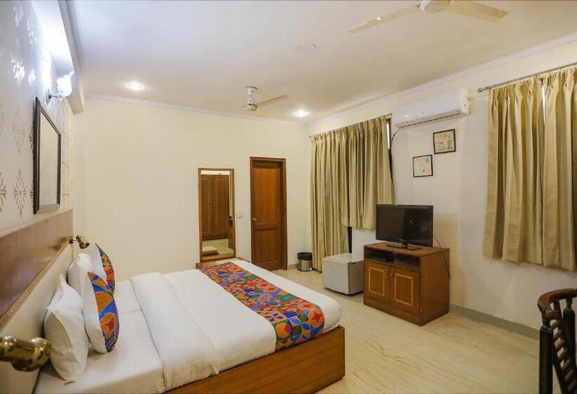 هتل Fabexpress Global Inn New