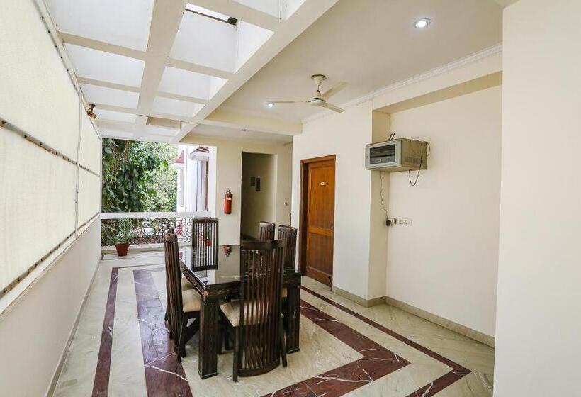 هتل Fabexpress Global Inn New