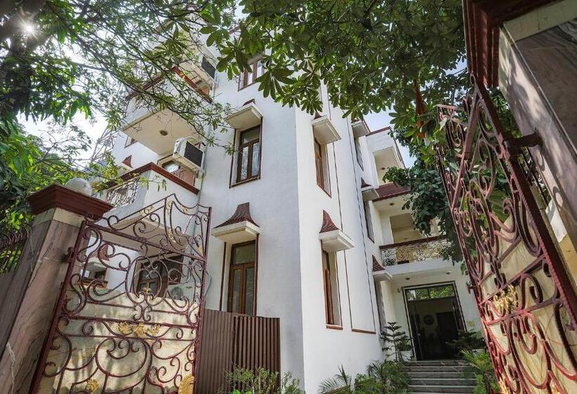 هتل Fabexpress Global Inn New