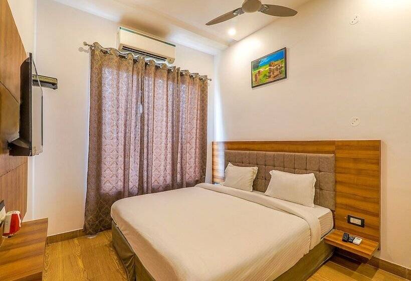 هتل Fabexpress Global Inn New