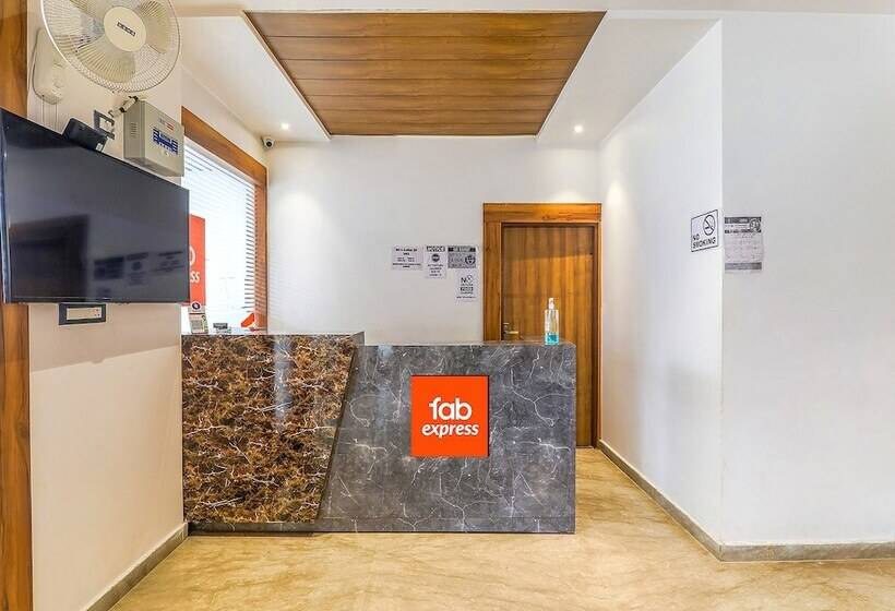 هتل Fabexpress Global Inn New
