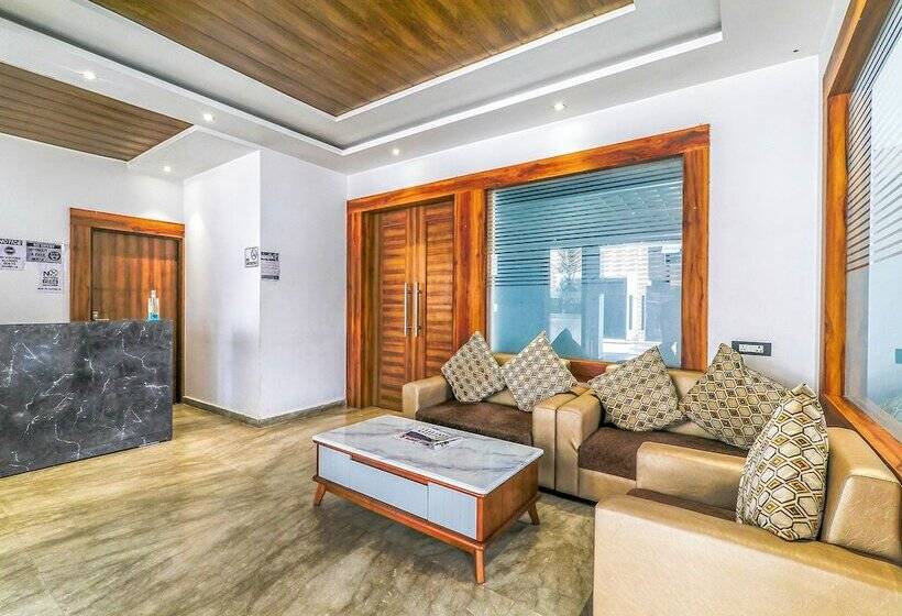 هتل Fabexpress Global Inn New