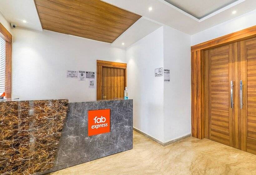هتل Fabexpress Global Inn New