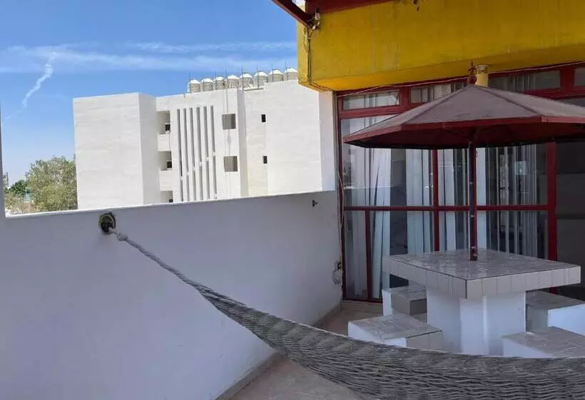 هتل Inmotega   Suites Tg