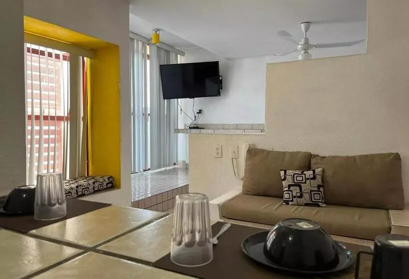 هتل Inmotega   Suites Tg