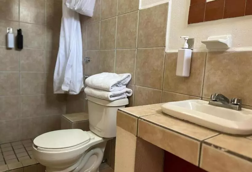هتل Inmotega   Suites Tg