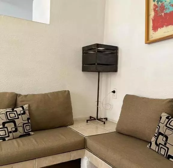 هتل Inmotega   Suites Tg