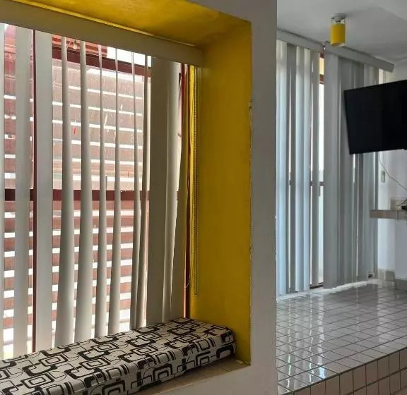 هتل Inmotega   Suites Tg