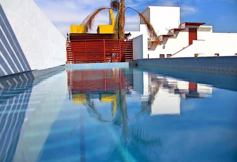 هتل Inmotega Suites Tg