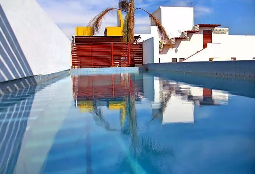 هتل Inmotega   Suites Tg