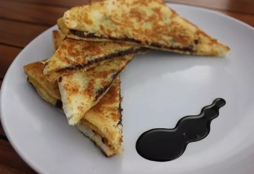 ホテル The Sarining