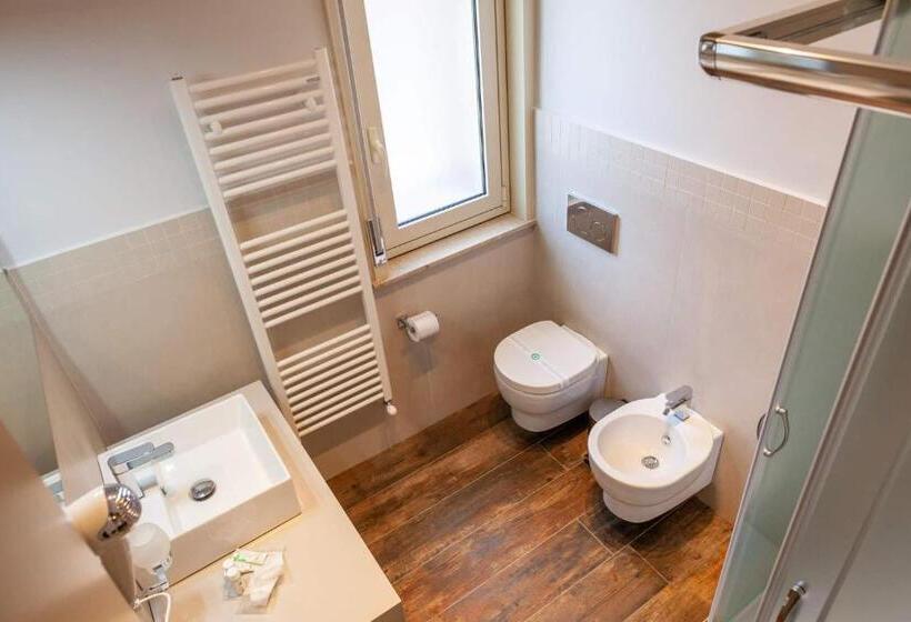 פנסיון Five Rooms Brolo